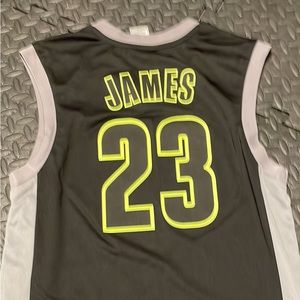 Cleveland Cavaliers Jersey Small
